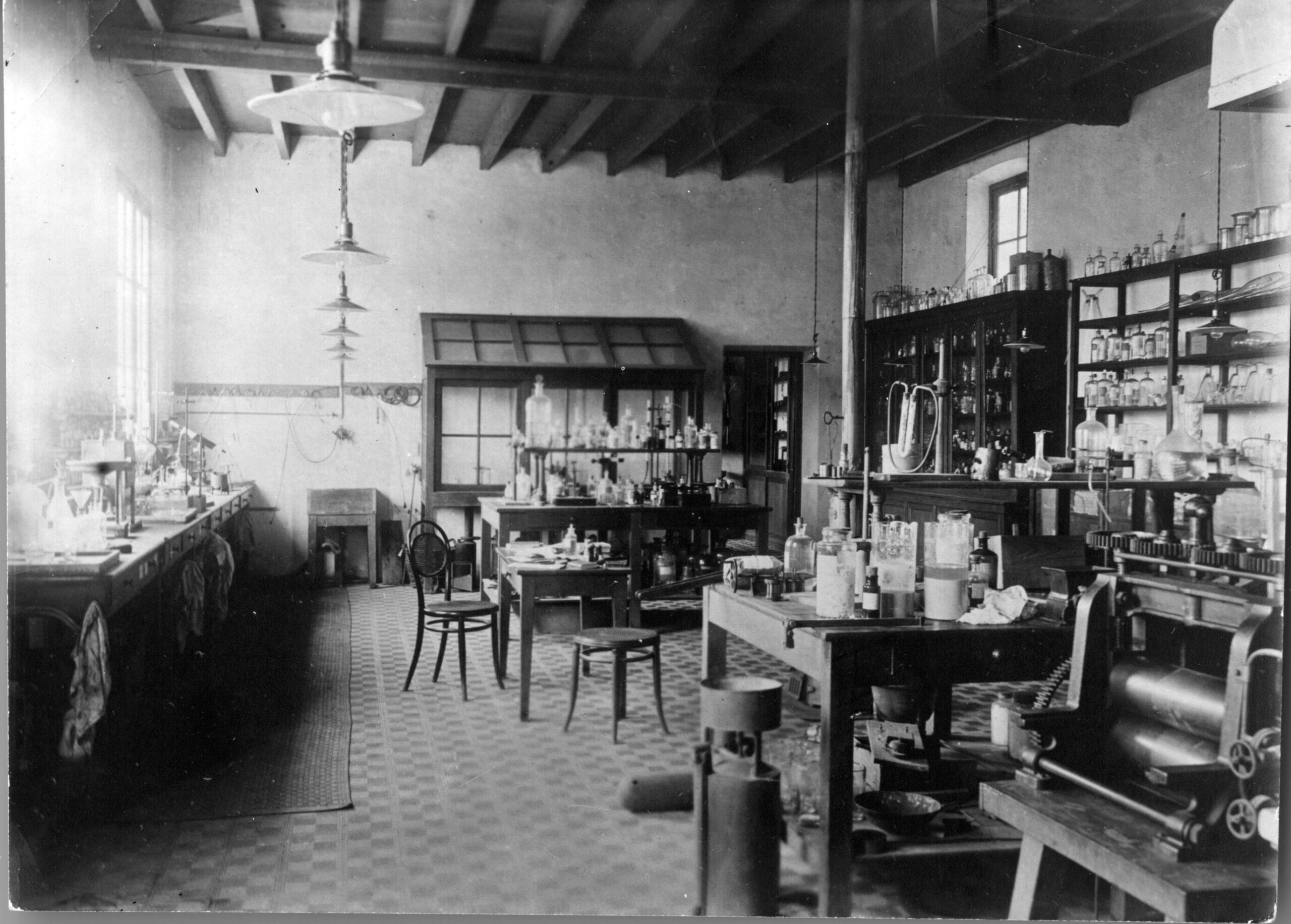A black-and-white photo of Alfred Nobel's old laboratory.