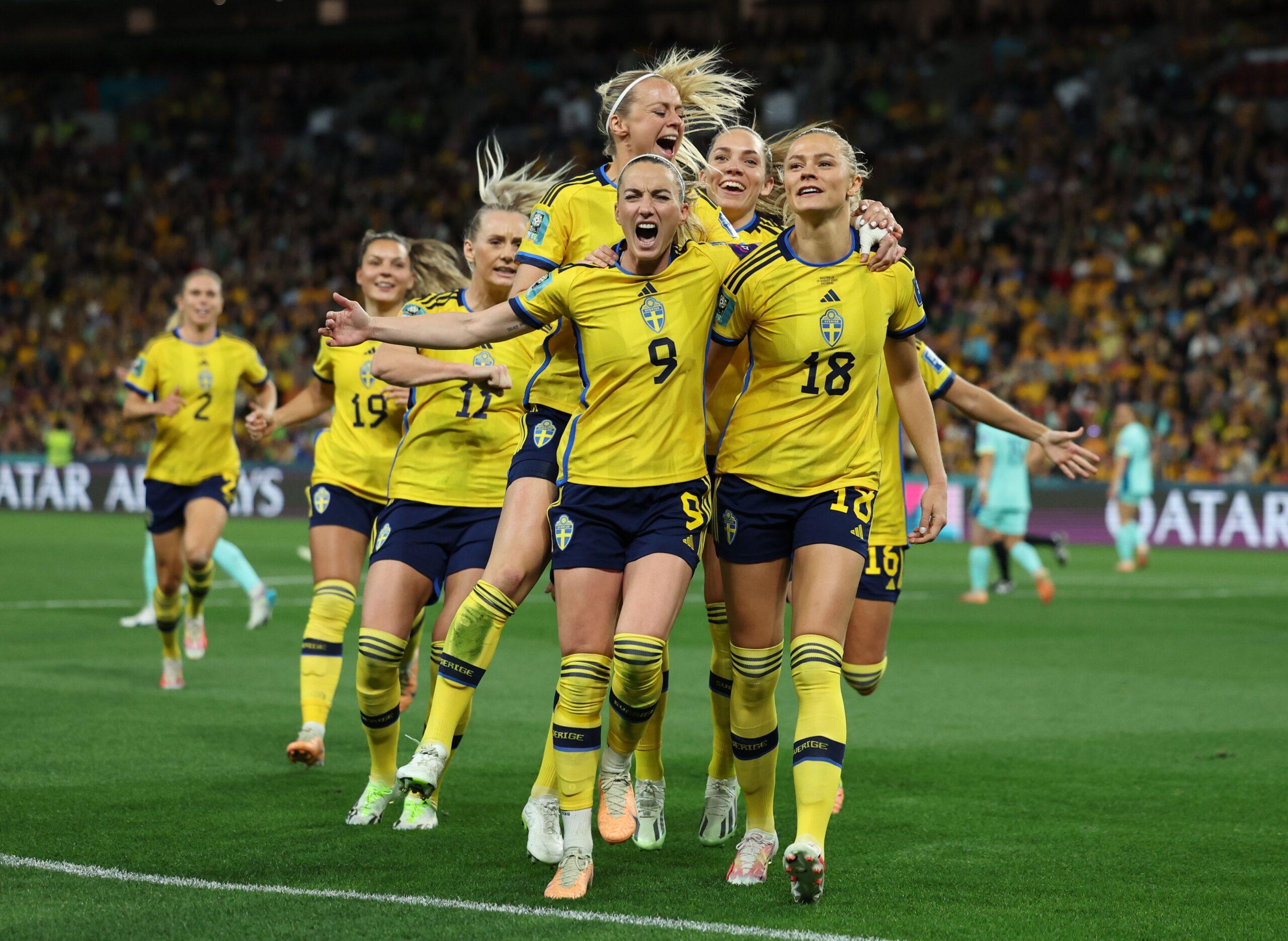 Some of the happy players in the Swedish women's football team after winning the bronze medal at the World Cup 2023.